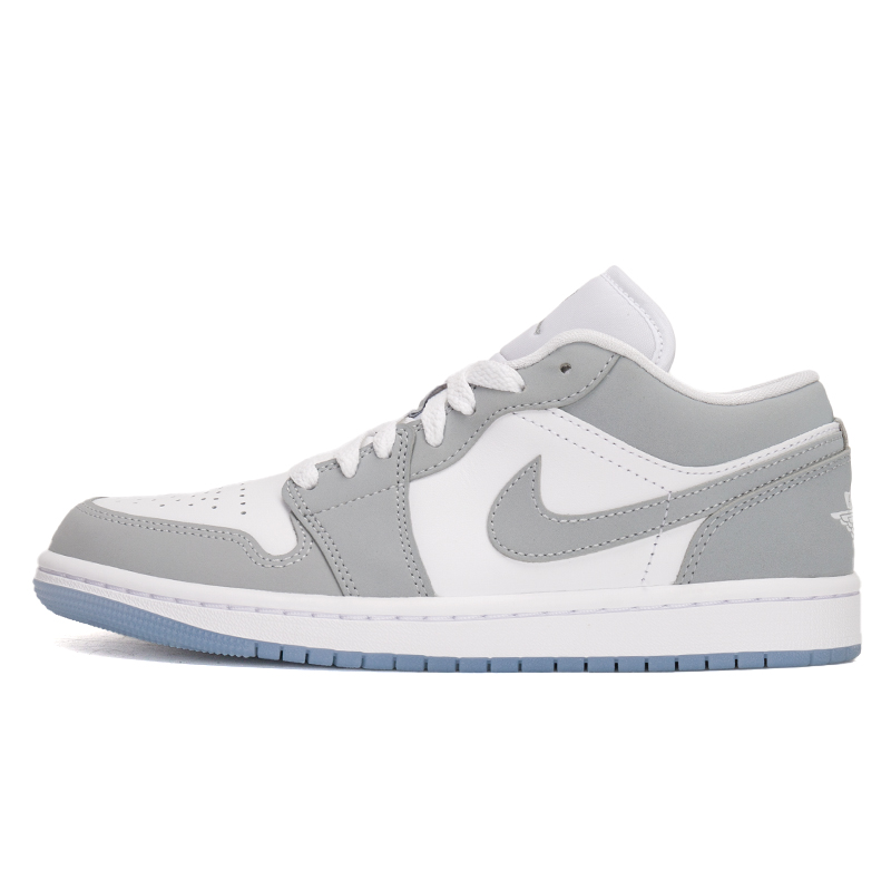 Women'S Shoes Nike Jordan - รองเท้าบาสเก็ตบอลสำหรับฝึกซ้อมกีฬาจอร์แดนเอเจ 1 เรโทร โลว์ท็อปสำหรับผู้ชายและผู้หญิงของไนกี้ รุ่น Dc0774-105