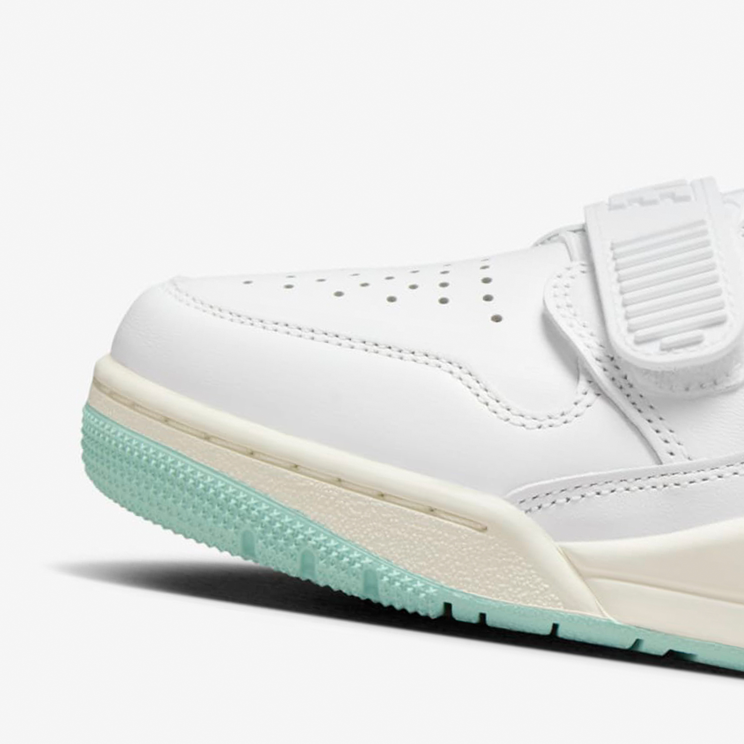 ไนกี้ของแท้ JORDAN รองเท้าบาสเ - Women'S Shoes Nike Jordan บทวิจารณ์และราคา